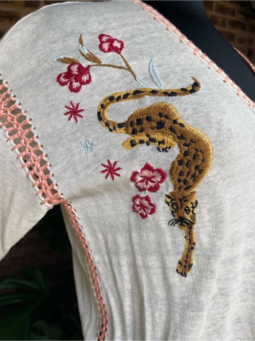 Johnny Was Cream Embroidered Tiger V-Neck Top - Picture 4 of 8
